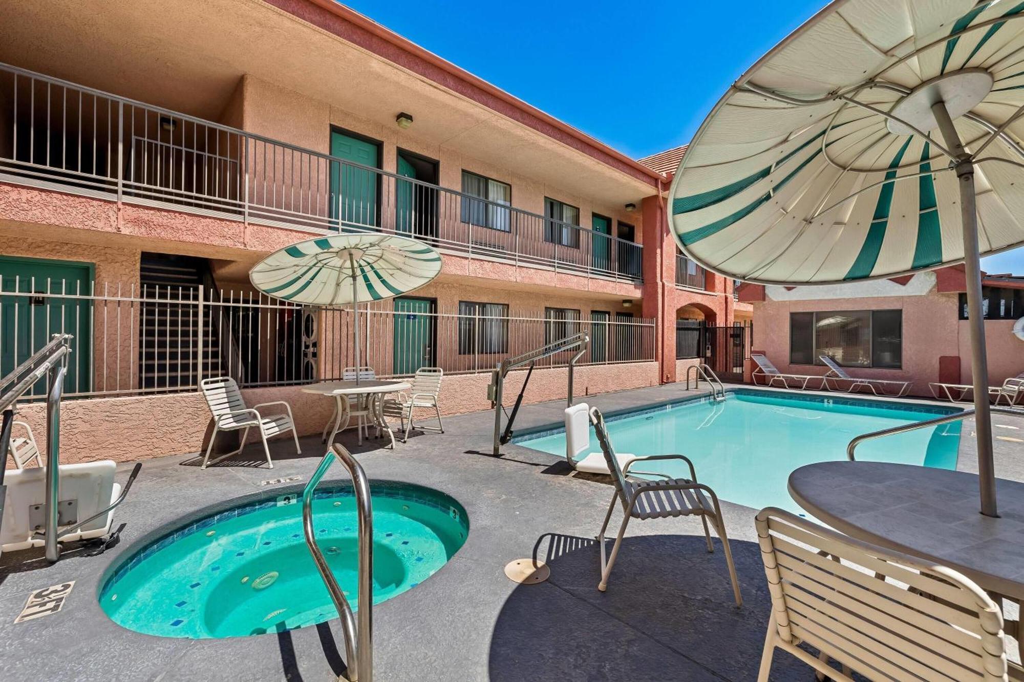 Days Inn By Wyndham Tucson Airport Drexel Heights Exterior foto